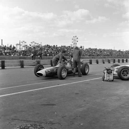THF110900_JimClark-Trenton200_09-22-1963